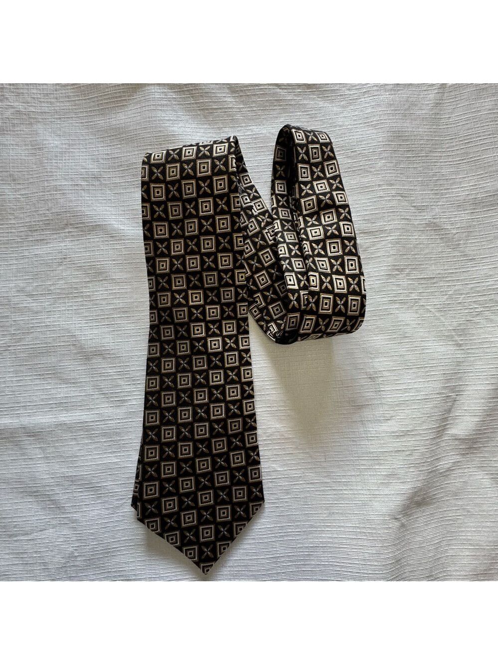 Montebello Geometric Patterned Tie in Black and Gold 100% Silk